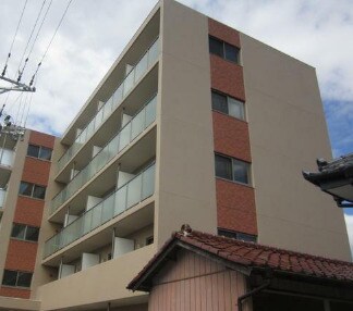 ファルステーロマンションの物件外観写真