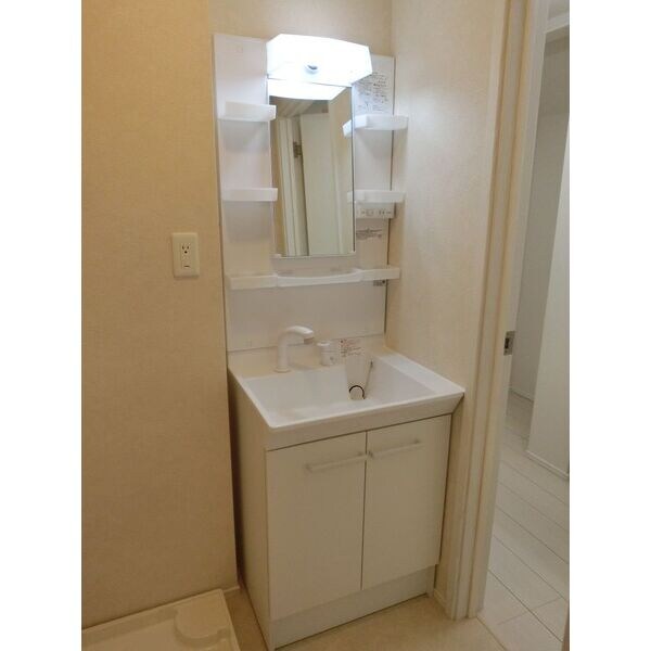 ホワイトローズⅡの物件内観写真