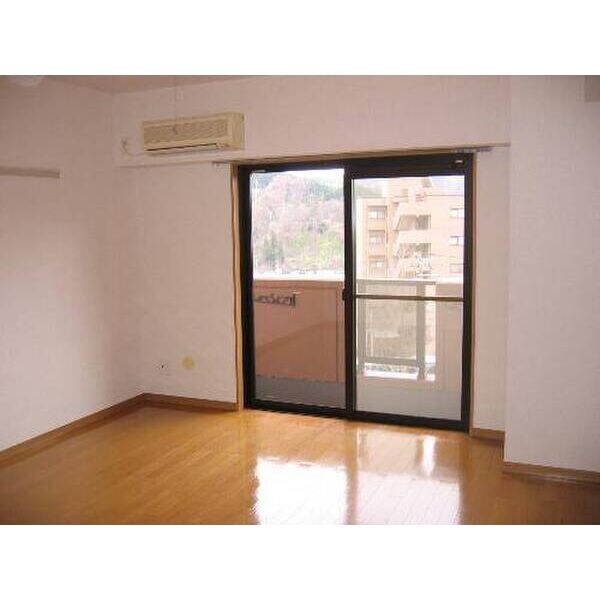 アーバンヒルズ国見の物件内観写真