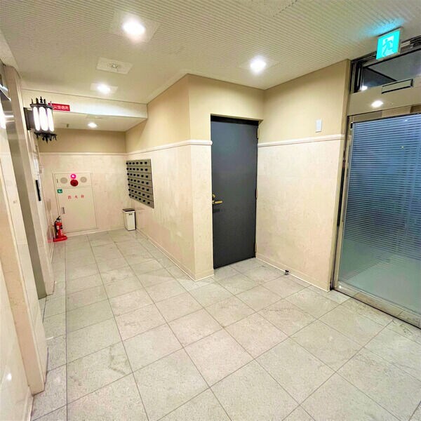 USビルの物件外観写真