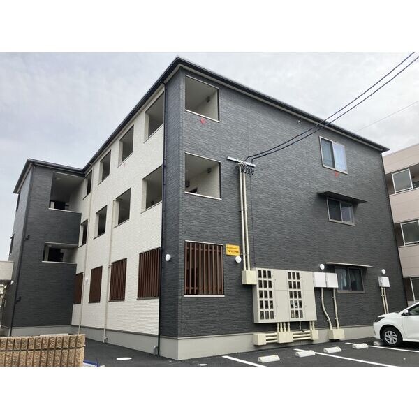 スペチアーレの物件外観写真