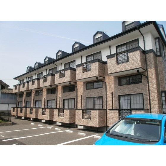 アヴァンセ富沢南七番館の物件外観写真