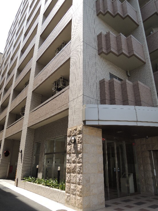 リビングステージ木町通の物件外観写真