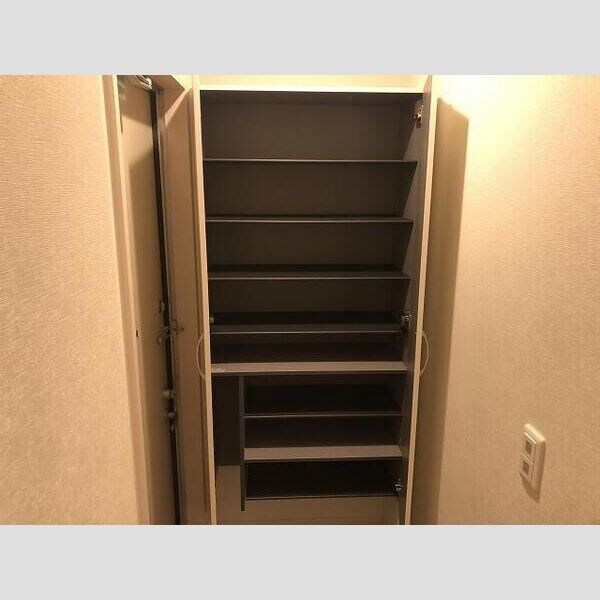 Adonis三百人町の物件内観写真