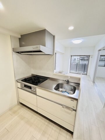 西宮駅 徒歩5分 4階の物件内観写真