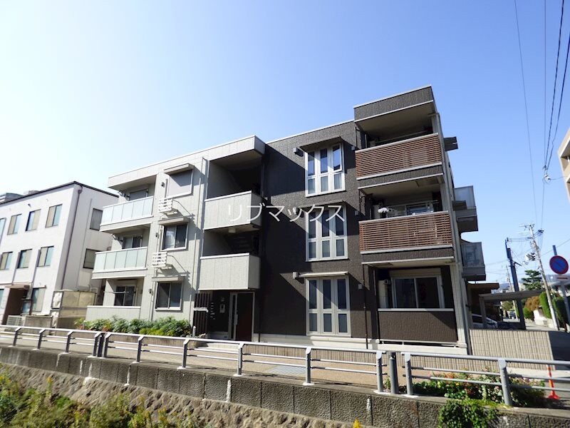 西宮北口駅 徒歩3分 1階の物件外観写真