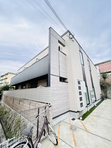 苦楽園口駅 徒歩9分 1階の物件外観写真