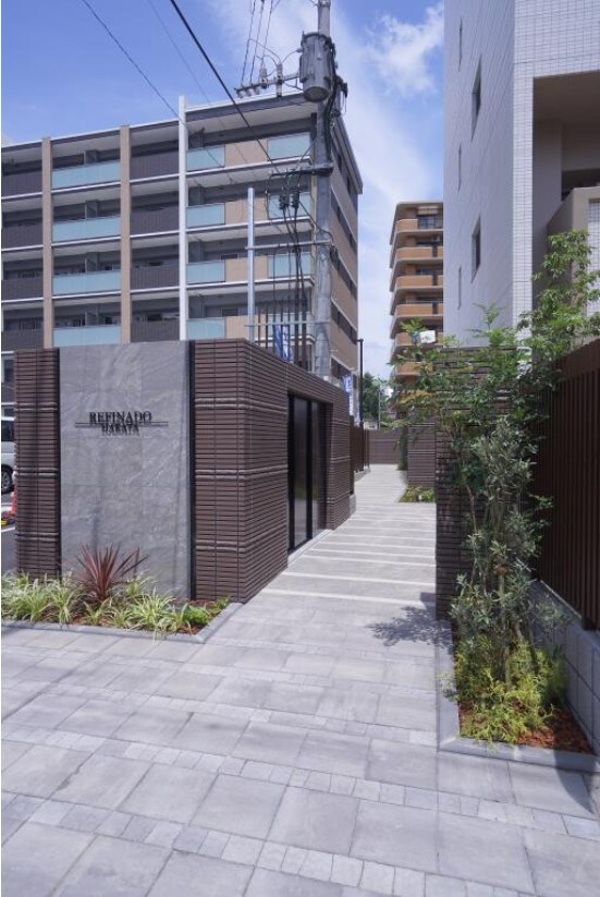 レフィナード博多の物件外観写真