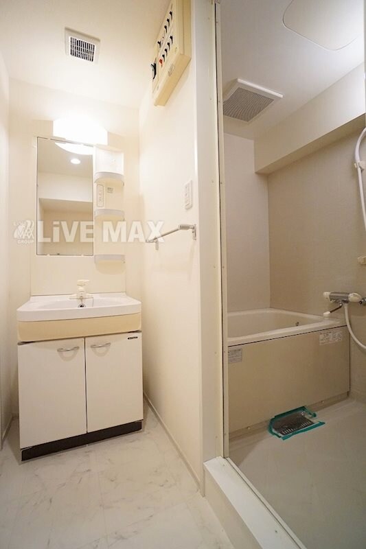 ディー・ウイングタワーの物件内観写真