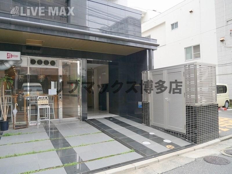 ヴィラージュ天神南弐番館の物件外観写真