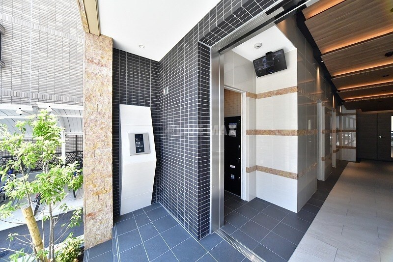 エルグランド東比恵の物件外観写真