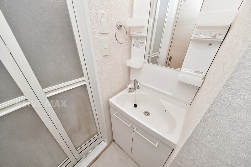 サヴォイザ・パームストリートの物件内観写真