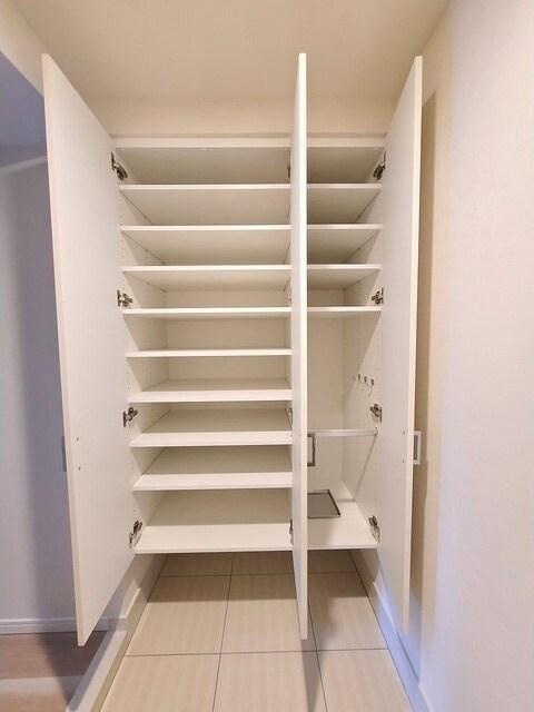 ＣＡＶＡＮＡ新宿夏目坂の物件内観写真