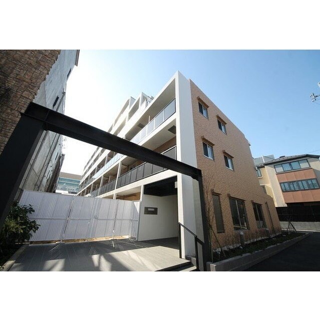 東京都新宿区大京町の物件外観写真