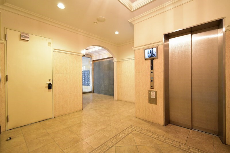 レジディア新宿御苑の物件外観写真