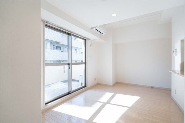 コンフォリア新中野Ⅱの物件内観写真