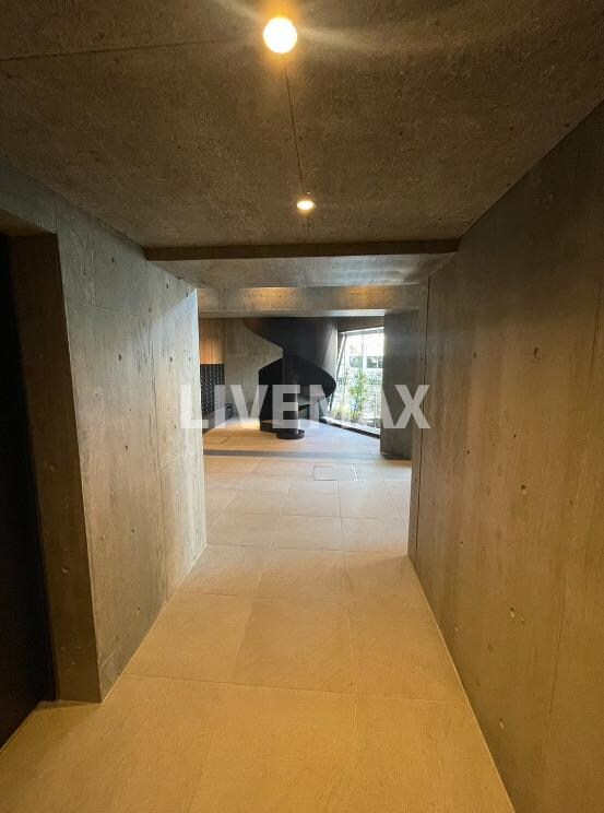 ZOOM新宿御苑前の物件外観写真