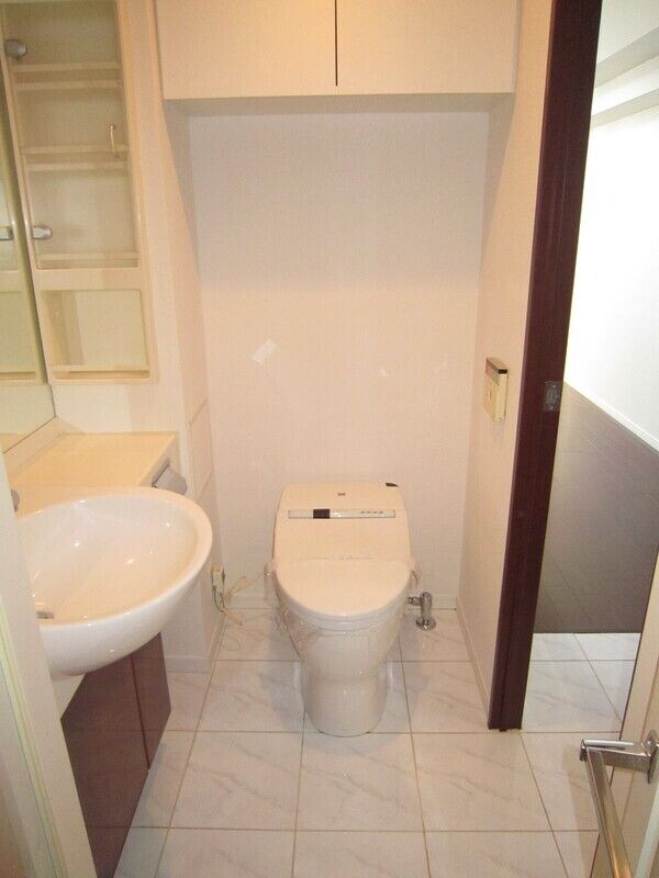 ファーストリアルタワー新宿の物件内観写真