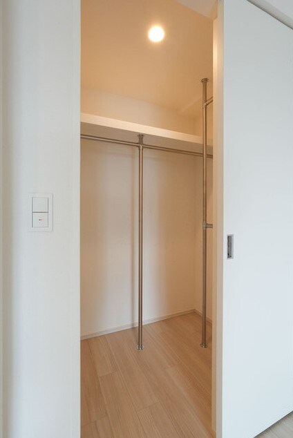 コンフォリア東新宿の物件内観写真