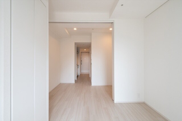 コンフォリア東新宿の物件内観写真