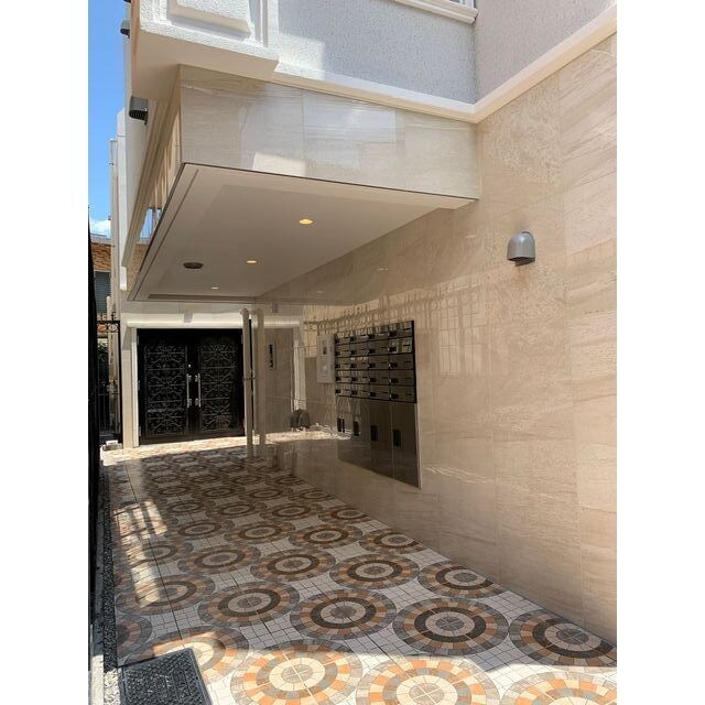 ルクレ神宮前の物件外観写真