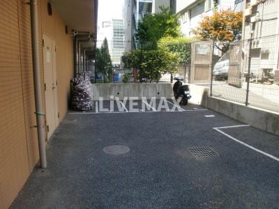 パレステュディオ新宿パークサイドの物件外観写真