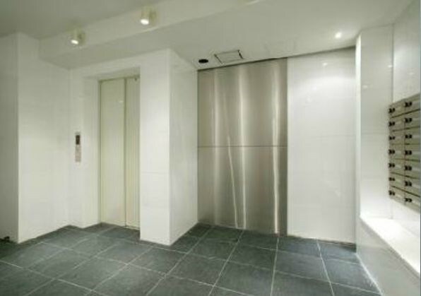 カスタリア新宿夏目坂の物件外観写真