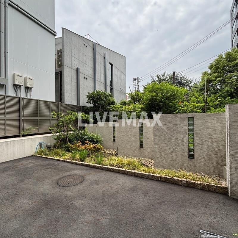 パークナードフィット南青山Ｇａｒｄｅｎの物件内観写真