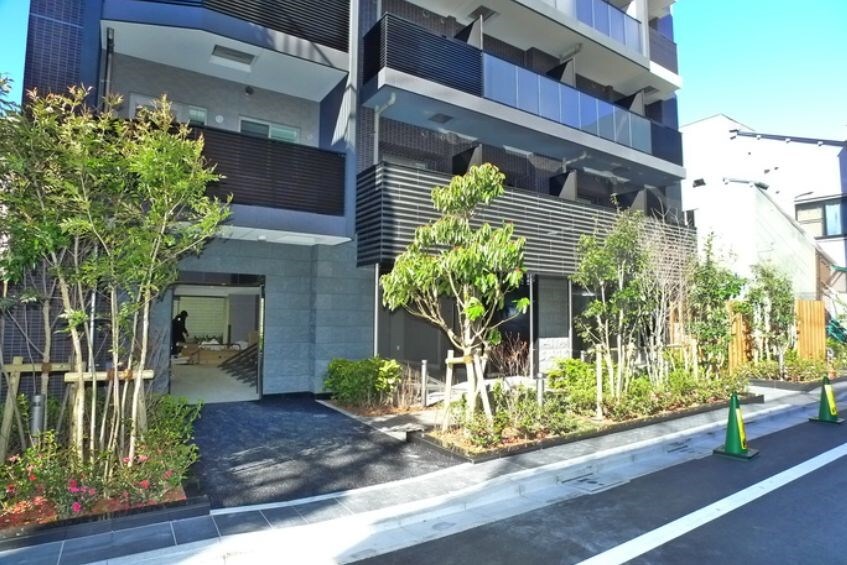 プレサンスジェネ浅草WESTの物件外観写真