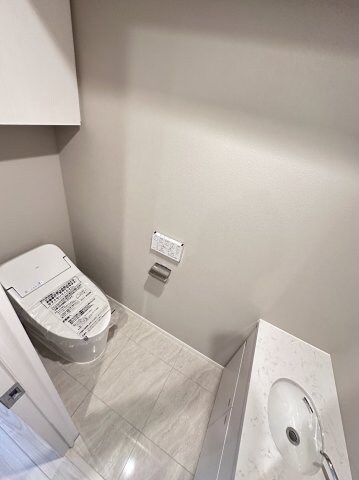 オーパスレジデンス南青山の物件内観写真