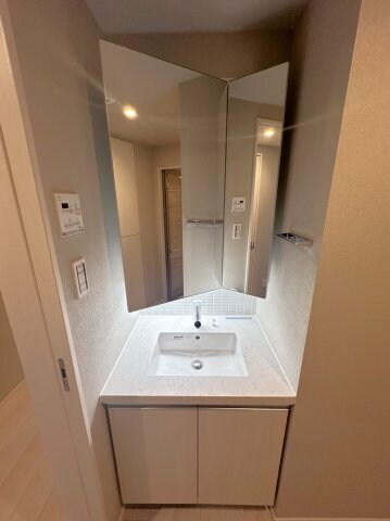 オーパスレジデンス南青山の物件内観写真