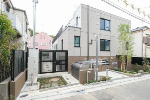 ウェルスクエア駒場東大前の物件外観写真