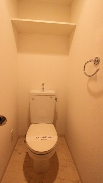 ラグジュアリーアパートメント三田慶大前の物件内観写真