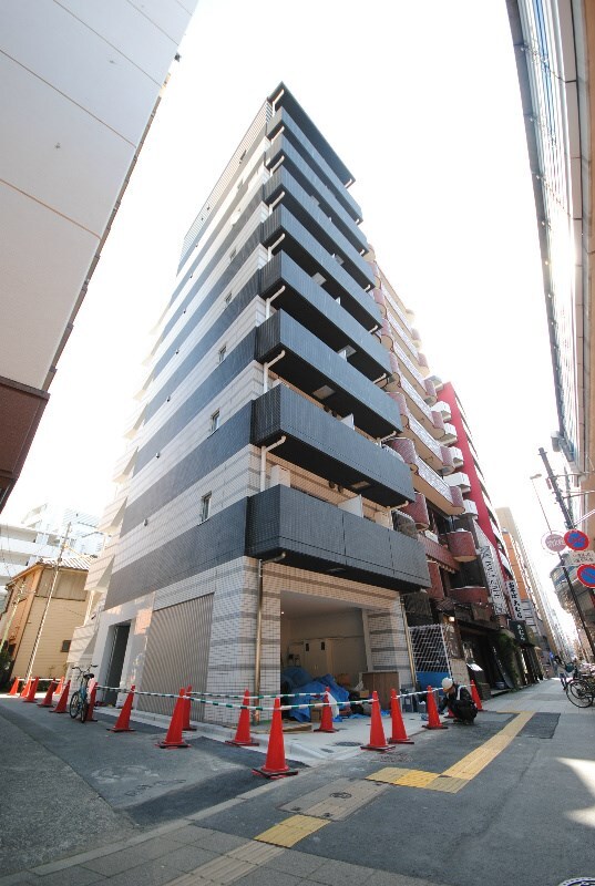 レスティア三軒茶屋の物件外観写真