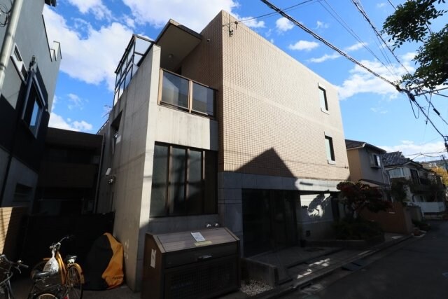 ロイヤルアーバン駒場東大の物件外観写真