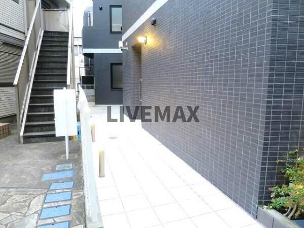 ブリステラス学芸大学前の物件外観写真