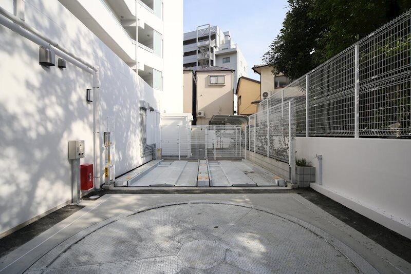 レジディア三宿の物件外観写真