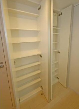 目黒駅 徒歩7分 4階の物件内観写真