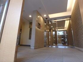 レジデンス三宿の物件外観写真