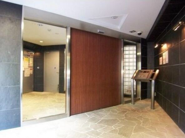 ヴェルト柿の木坂の物件外観写真