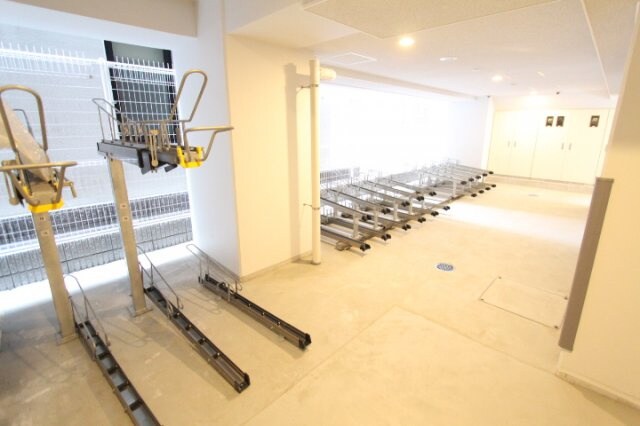 プラウドフラット三越前の物件外観写真