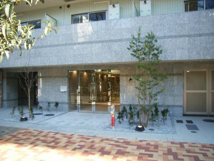 アデッソ上野ベレッツァの物件外観写真