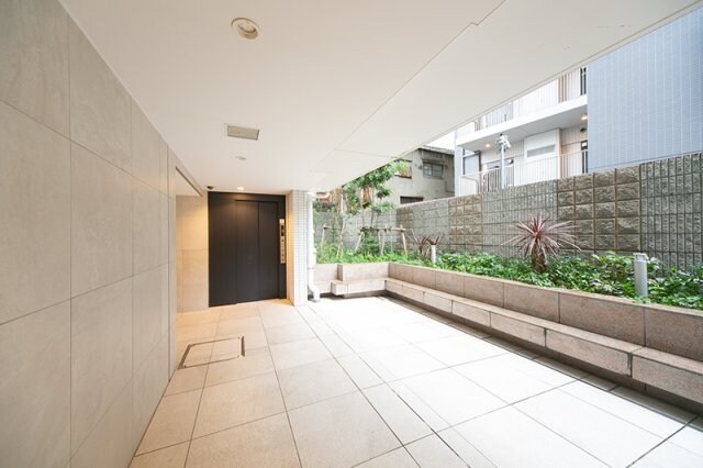 JP noie 上野稲荷町の物件外観写真