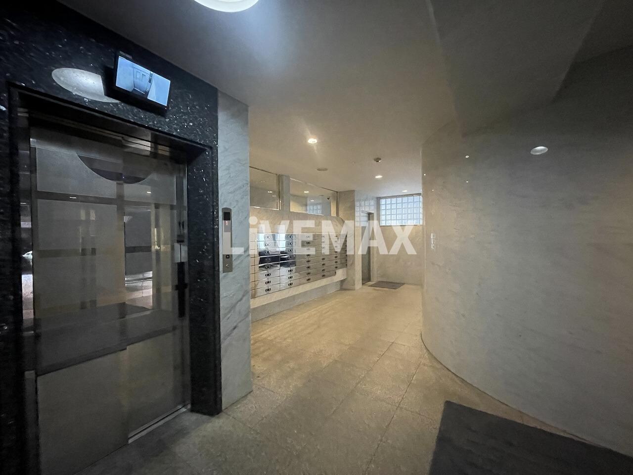 新宿御苑前駅 徒歩3分 5階の物件外観写真