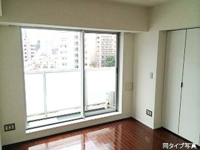 コンフォリア西新宿の物件内観写真