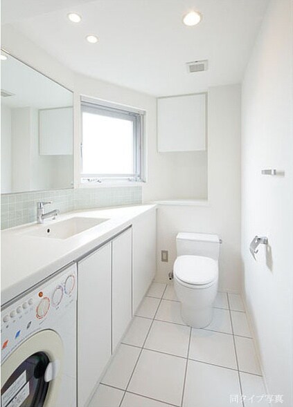 コンフォリア西新宿の物件内観写真