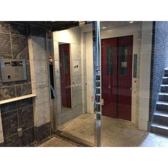 西新宿五丁目駅 徒歩3分 2階の物件外観写真