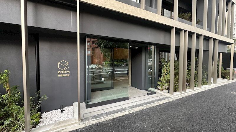 ZOOM新宿御苑前の物件外観写真