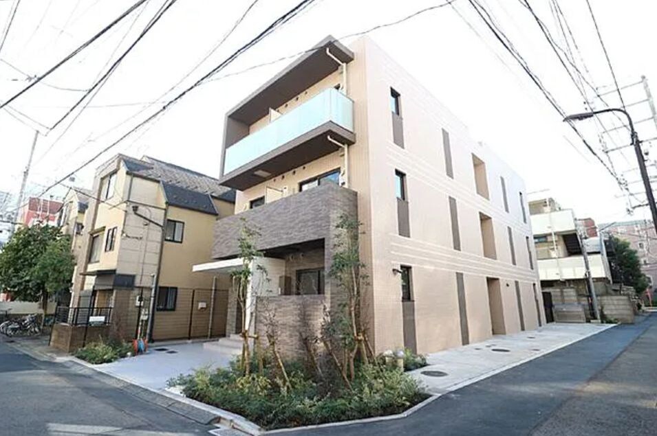 ダン・ラベニール北新宿の物件外観写真