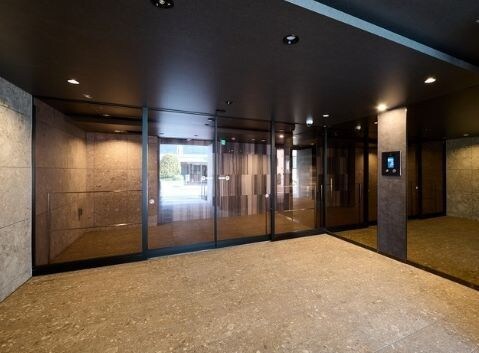 コンフォリア・リヴ北新宿の物件外観写真